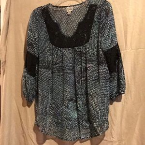 Blouse with black lace